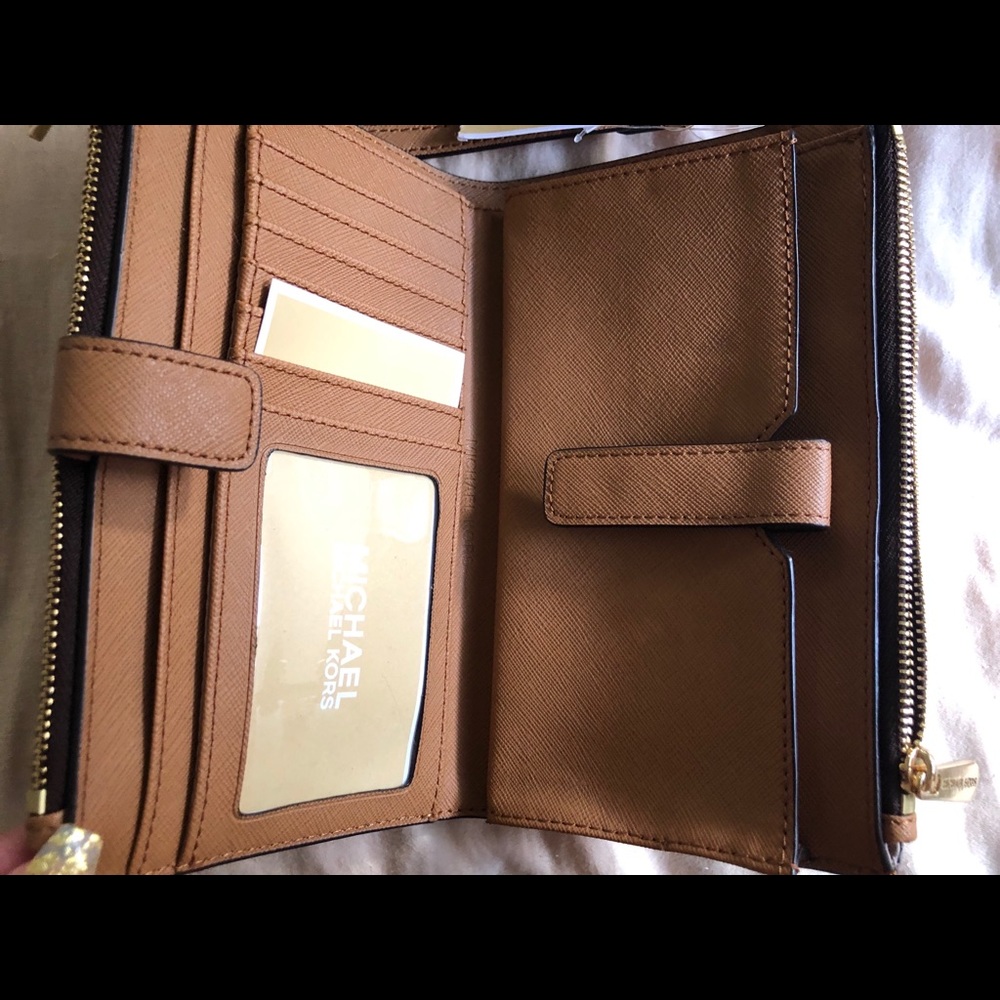 Michael Kors wristlet wallet